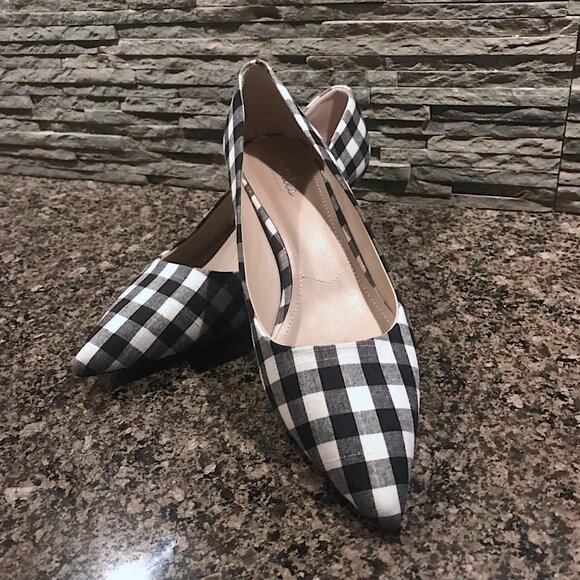 Cute Charles David Black and White Check Plaid Kitten Heel Pumps - Picture 7 of 12